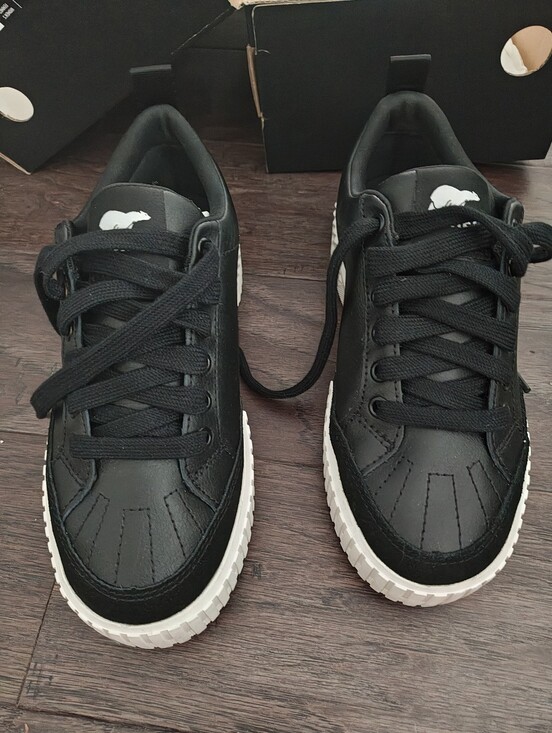Sorel Shoes - Sorel Black Low-Top Leather Sneaker with White Sole Size 7.. Worn One Time